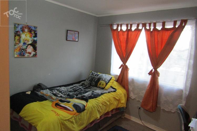 Casa esquinera en Condominio Laguna Norte/2 pisos, 3 dormitorios, 3 baños/ 4 estacionamientos