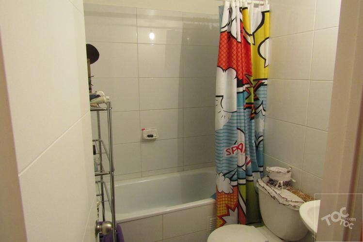 Casa esquinera en Condominio Laguna Norte/2 pisos, 3 dormitorios, 3 baños/ 4 estacionamientos