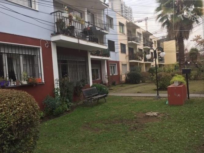 METRO ÑUÑOA / DEPARTAMENTO REMODELADO CON ESTACIONAMIENTO Y BODEGA
