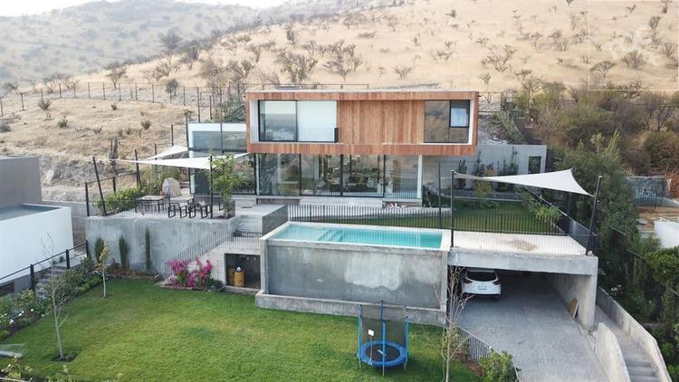 Casa en Venta, Condominio La Reserva de Chicureo