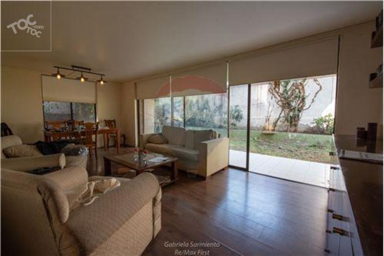 Hendaya-Depto con patio, El Golf
