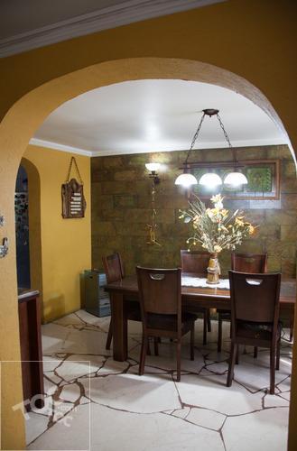 SE VENDE HERMOSA CASA EN QUINTA NORMAL, GRAN CONECTIVIDAD.