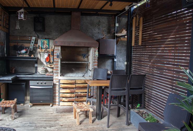 SE VENDE HERMOSA CASA EN QUINTA NORMAL, GRAN CONECTIVIDAD.
