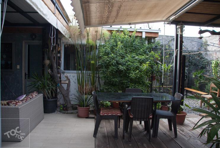SE VENDE HERMOSA CASA EN QUINTA NORMAL, GRAN CONECTIVIDAD.