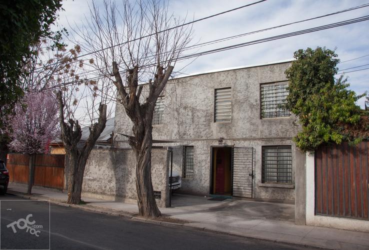 SE VENDE HERMOSA CASA EN QUINTA NORMAL, GRAN CONECTIVIDAD.