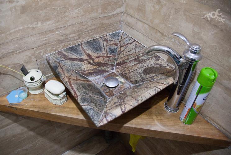 SE VENDE HERMOSA CASA EN QUINTA NORMAL, GRAN CONECTIVIDAD.