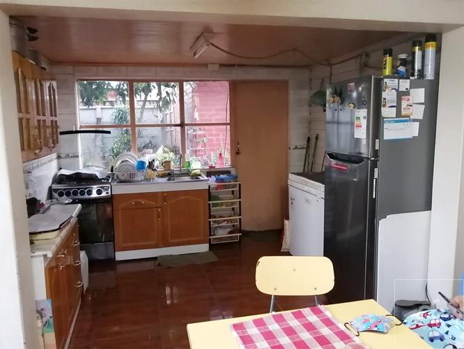 Se vende excelente terreno con dos casas y Galpón
