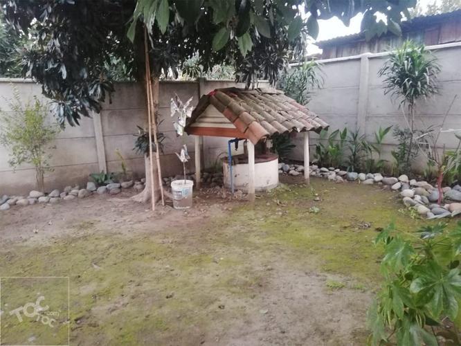 Se vende excelente terreno con dos casas y Galpón