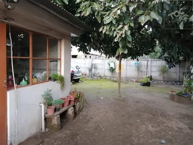 Se vende excelente terreno con dos casas y Galpón