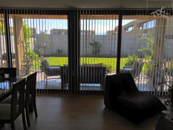 Hermosa casa en Condominio Peumayén 3D 4B