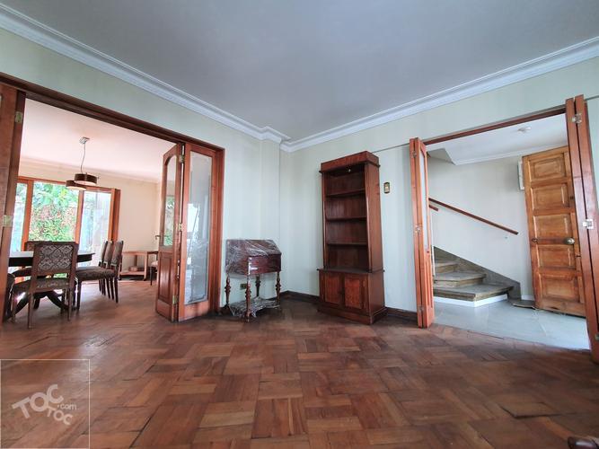 Linda Casa Ley Pereira.. avda Los Leones / Diego de Almagro