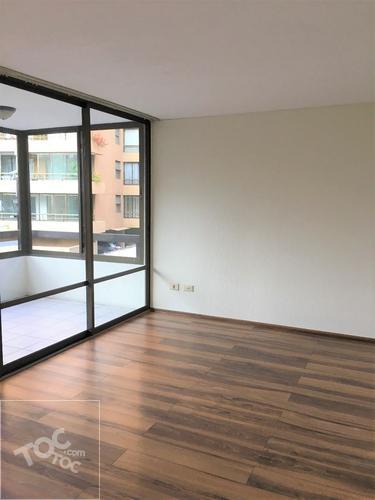 Luminoso departamento baños y cocina remodelados ,1estacionamiento ,sin bodega