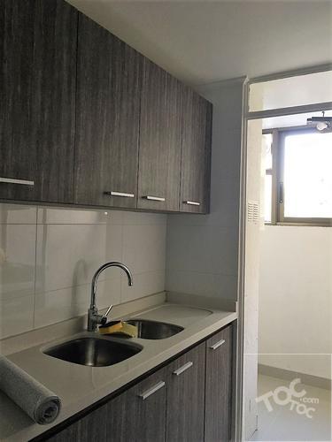 Luminoso departamento baños y cocina remodelados ,1estacionamiento ,sin bodega