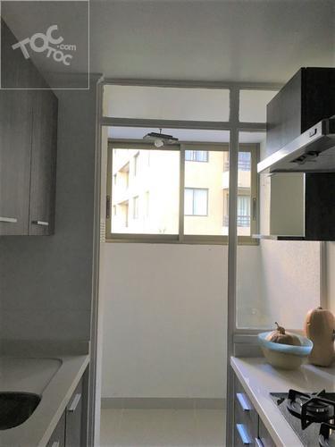 Luminoso departamento baños y cocina remodelados ,1estacionamiento ,sin bodega