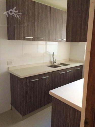 Luminoso departamento baños y cocina remodelados ,1estacionamiento ,sin bodega