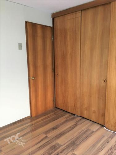 Luminoso departamento baños y cocina remodelados ,1estacionamiento ,sin bodega