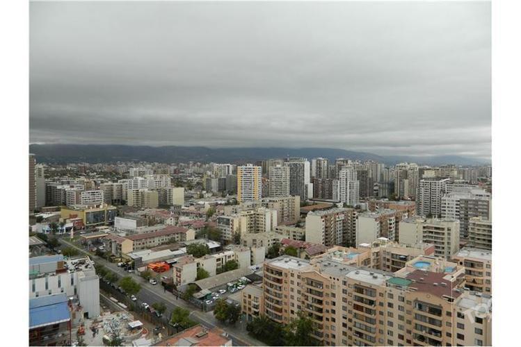 LIRA 140 / SANTIAGO CENTRO / METRO SANTA LUCIA / Tipo Estudio