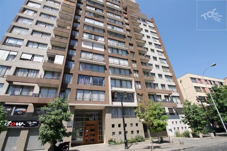 LIRA 140 / SANTIAGO CENTRO / METRO SANTA LUCIA / Tipo Estudio