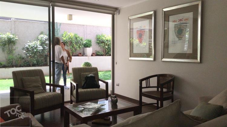 ESPECTACULAR DEPARTAMENTO EN PRIMER PISO CON GRAN JARDIN 3 ESTACIONAMIENTOS