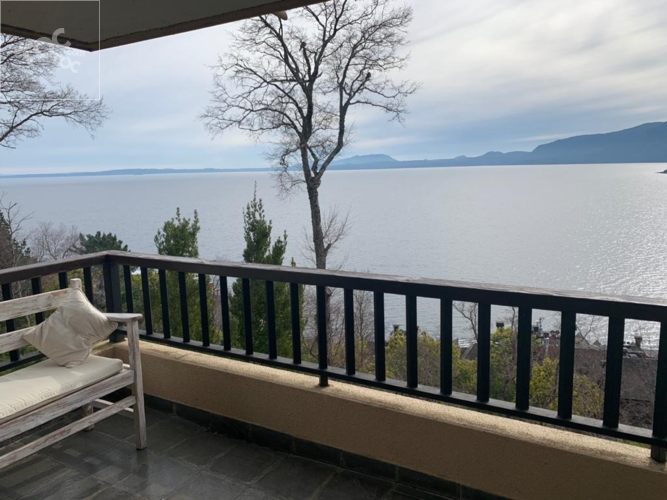Departamento con vista al lago en condominio con playa y marina privada Bordelago // Pucon