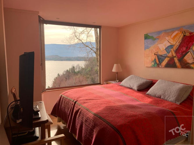 Departamento con vista al lago en condominio con playa y marina privada Bordelago // Pucon