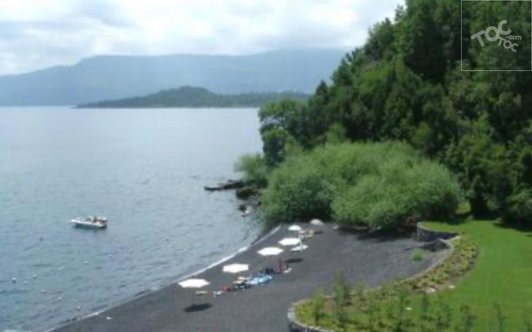 Departamento con vista al lago en condominio con playa y marina privada Bordelago // Pucon