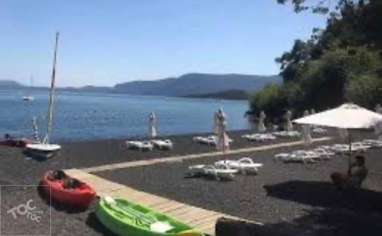 Departamento con vista al lago en condominio con playa y marina privada Bordelago // Pucon