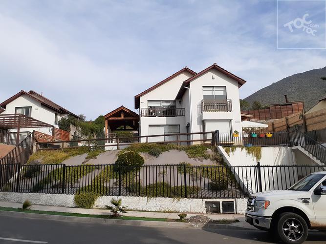 Acogedora casa en Las Lomas de lo Aguirre con la mejor seguridad Pudahuel
