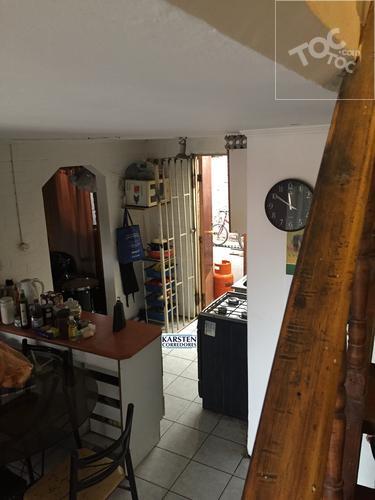 VENDO CASA DE DOS PISOS CON 2D 1B EN LA COMUNA DE MAIPÚ, ZONA RINCONADA