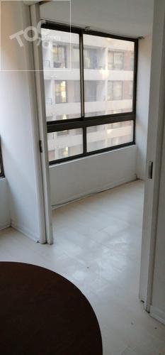ARRIENDO DEPARTAMENTO EN UN PISO 10 DE 1D 1B DE 26 M2 APROX. CON ESTACIONAMIENTO A DOS CUADRAS DEL METRO ESTACIÓN SANTA ANA EN SANTIAGO CENTRO