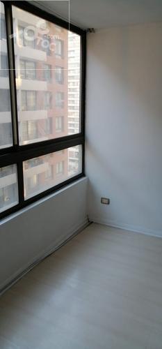 ARRIENDO DEPARTAMENTO EN UN PISO 10 DE 1D 1B DE 26 M2 APROX. CON ESTACIONAMIENTO A DOS CUADRAS DEL METRO ESTACIÓN SANTA ANA EN SANTIAGO CENTRO