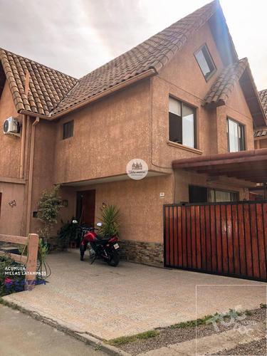 EN VENTA CASA MARAVILLOSA - AV. STA MARTA DE HUECHURABA