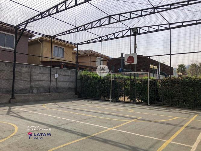 EN VENTA CASA MARAVILLOSA - AV. STA MARTA DE HUECHURABA