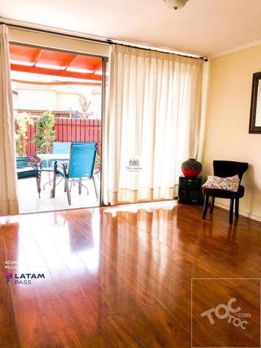EN VENTA CASA MARAVILLOSA - AV. STA MARTA DE HUECHURABA