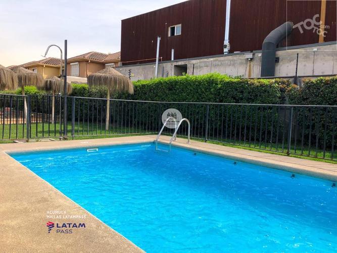 EN VENTA CASA MARAVILLOSA - AV. STA MARTA DE HUECHURABA