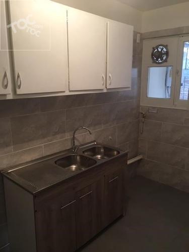 METRO ÑUÑOA / DEPARTAMENTO REMODELADO CON ESTACIONAMIENTO Y BODEGA