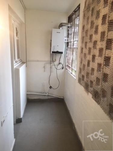 METRO ÑUÑOA / DEPARTAMENTO REMODELADO CON ESTACIONAMIENTO Y BODEGA