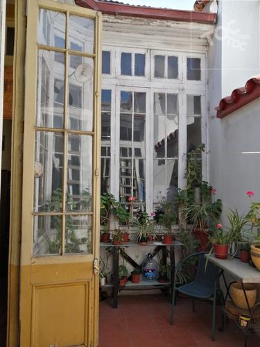 Barrio Yungay / Huérfanos