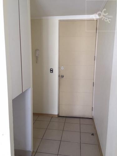 Independencia, Vendo Departamento 40 M2, 2 Dormitorios, Cercano a Metro Hospitales, UF. 1.800