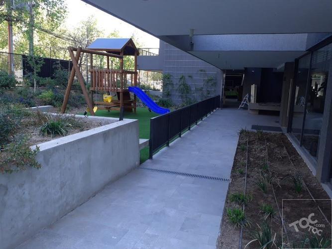 NUEVO CON EXELENTE UBICACION Y ESTACIONAMIENTO, barrio tranquilo, Sucre 3174
