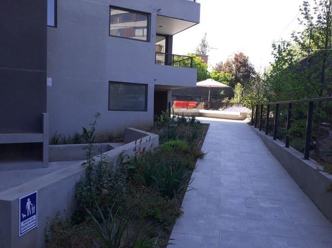NUEVO CON EXELENTE UBICACION Y ESTACIONAMIENTO, barrio tranquilo, Sucre 3174