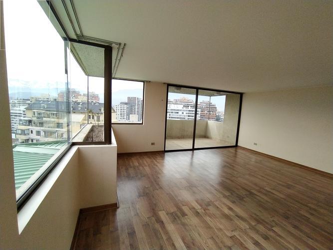 SE ARRIENDA AMPLIO DEPTO. 4D/4B + 2 ESTAC – MANQUEHUE/COLON