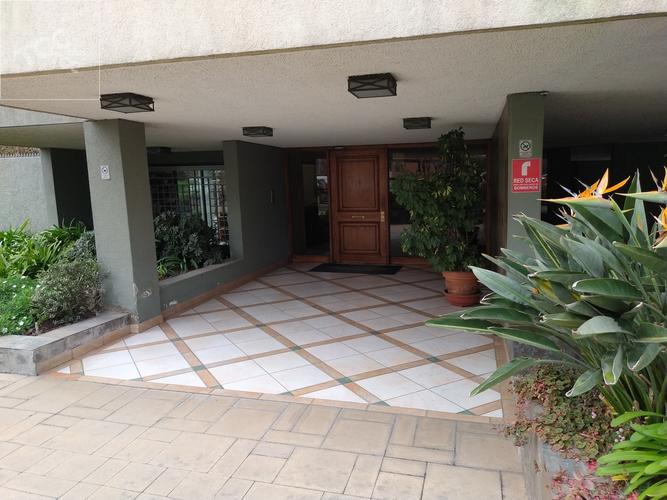 SE ARRIENDA AMPLIO DEPTO. 4D/4B + 2 ESTAC – MANQUEHUE/COLON