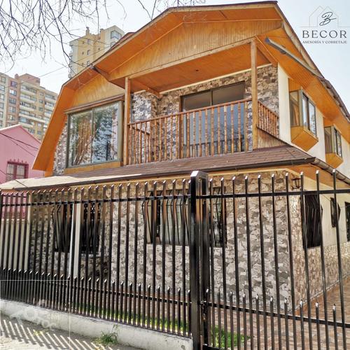 BECOR Vende Casa en Carmen Mena, 13 y medio. San Miguel