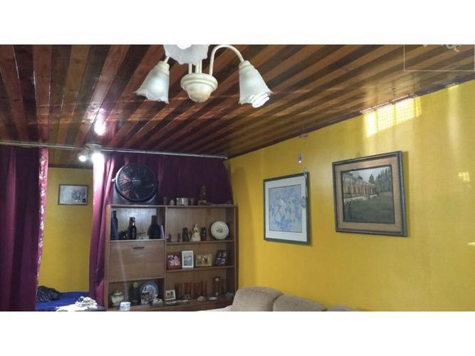 Casa quinta ubicada a minutos del centro, supermercados, universidad y colegios