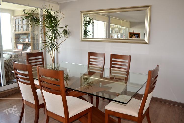 EXTRAORDINARIO DEPARTAMENTO EN LAS CONDES, SÓLO 4 ÑOS DE USO, FRANCISCO BILBAO CON HERMOSA VISTA AL CLUB DE GOLF.