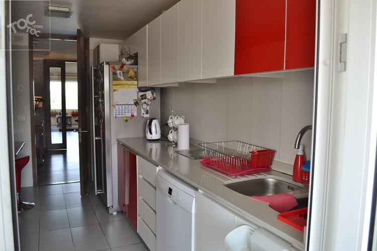 EXTRAORDINARIO DEPARTAMENTO EN LAS CONDES, SÓLO 4 ÑOS DE USO, FRANCISCO BILBAO CON HERMOSA VISTA AL CLUB DE GOLF.
