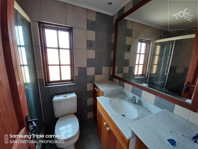 Extraordinaria Casa - Sector Los Almendros, Reñaca - Barrio Residencial - 302/567 mt2 - 6D - 4B - 3E