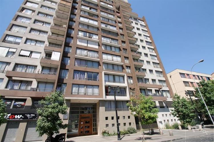 LIRA 140 / SANTIAGO CENTRO / METRO SANTA LUCIA / Tipo Estudio