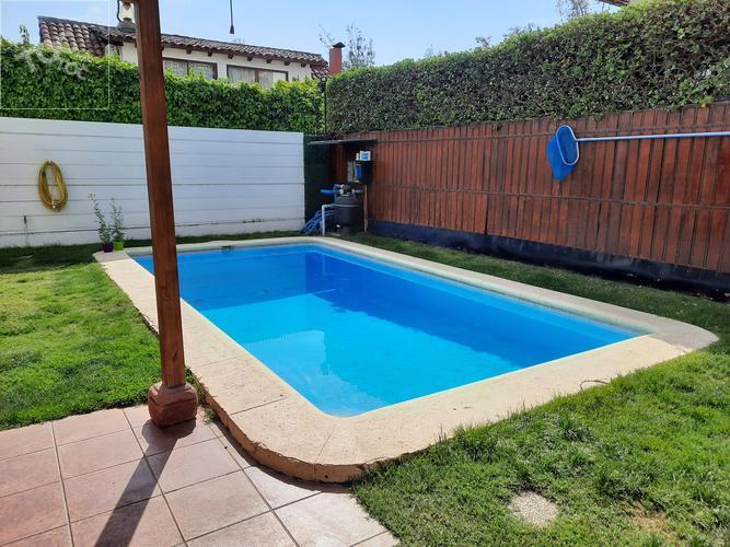 Fantástica casa en la Reina, en condominio, a pasos de colegios, restaurantes y carabineros ¡DESCUENTO EN COMISION!